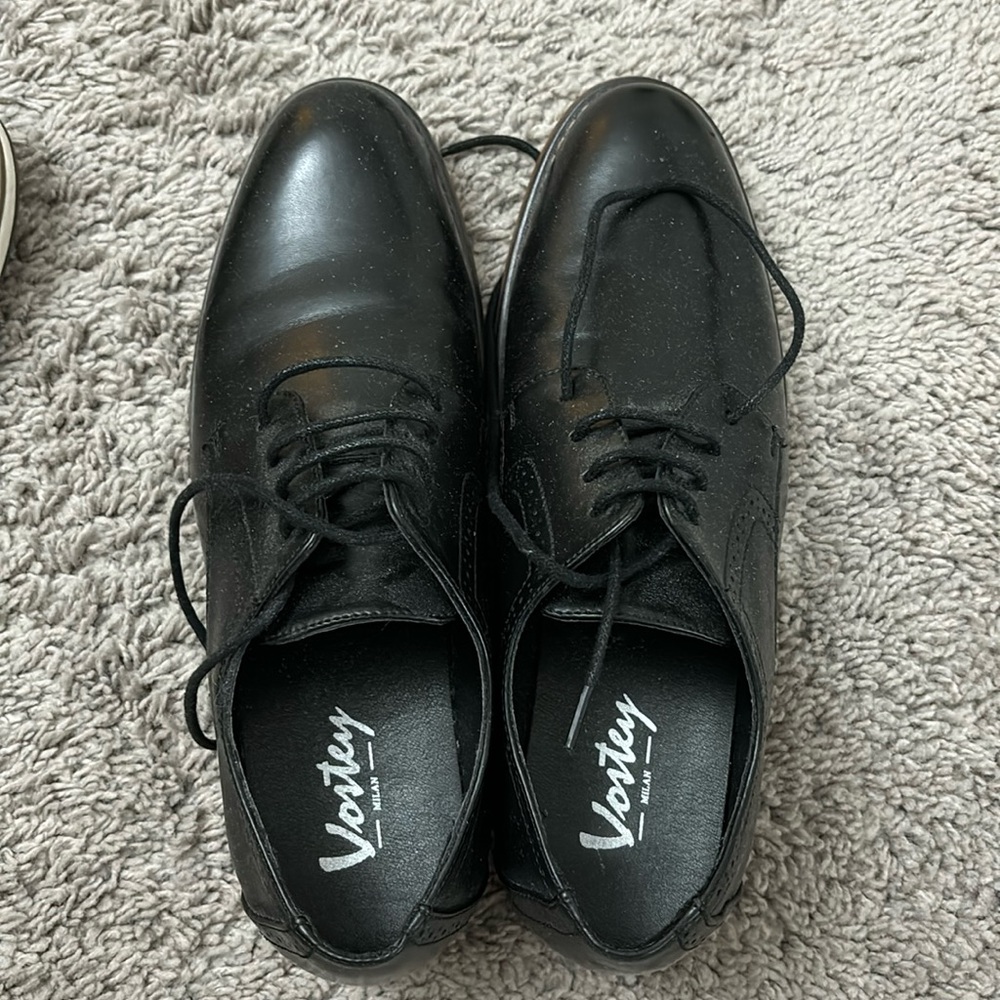 Men’s black dress shoes